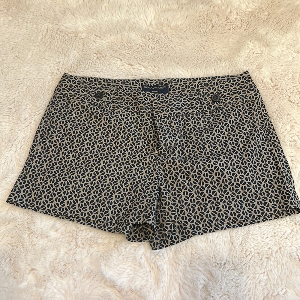 Banana Republic Ryan Fit shorts